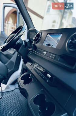 Грузовой фургон Mercedes-Benz Sprinter 2018 в 