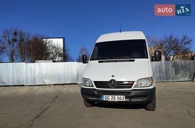 Вантажний фургон Mercedes-Benz Sprinter 2005 в Рівному