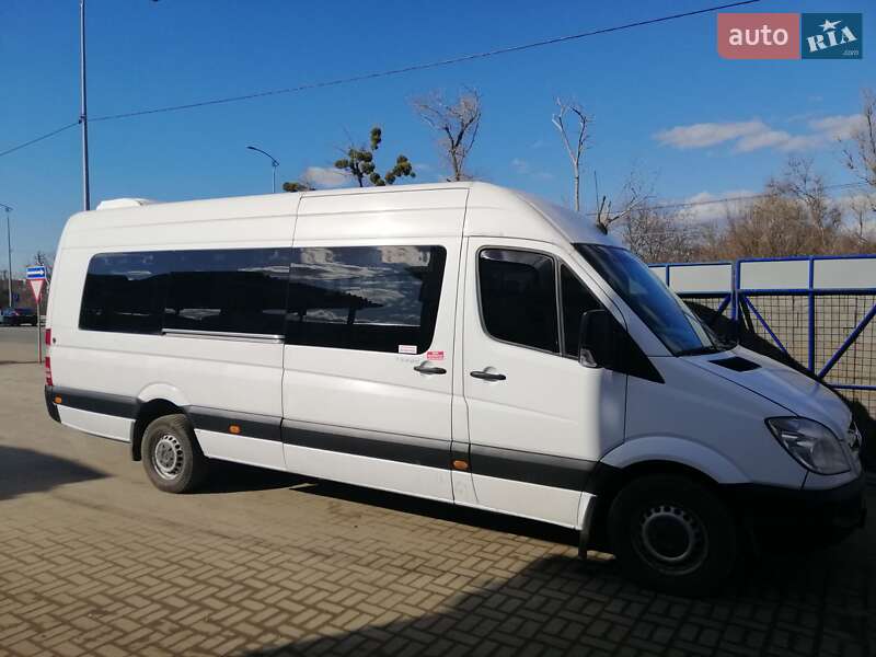 Mercedes-Benz Sprinter 2011