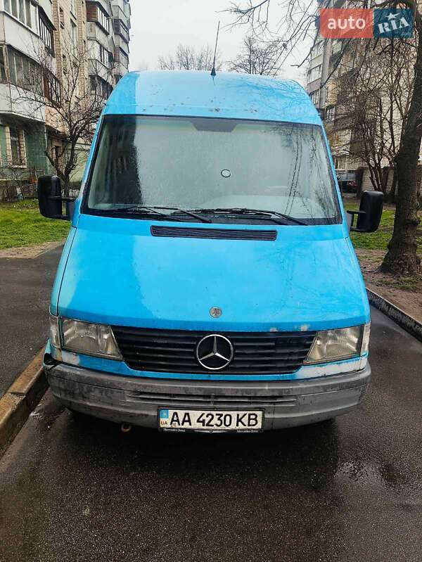 Грузовой фургон Mercedes-Benz Sprinter 1999 в 