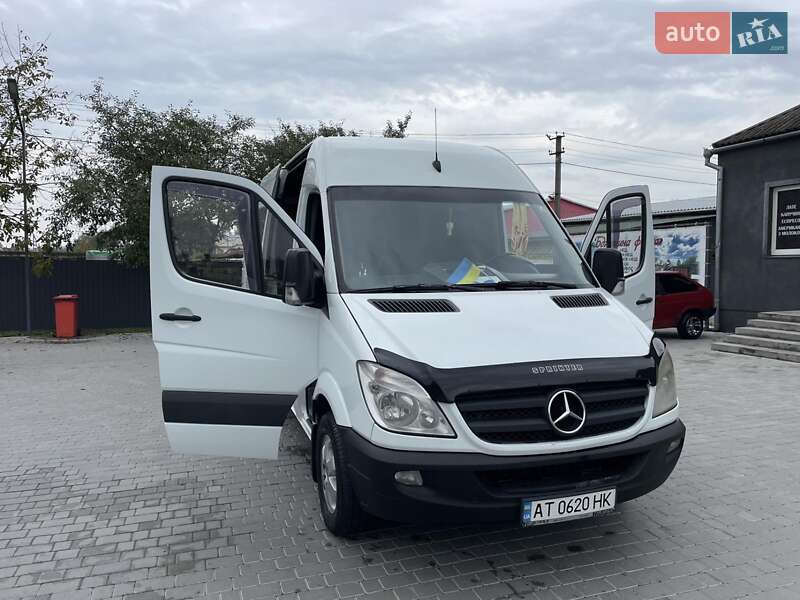 Мікроавтобус Mercedes-Benz Sprinter 2011 в Рогатині