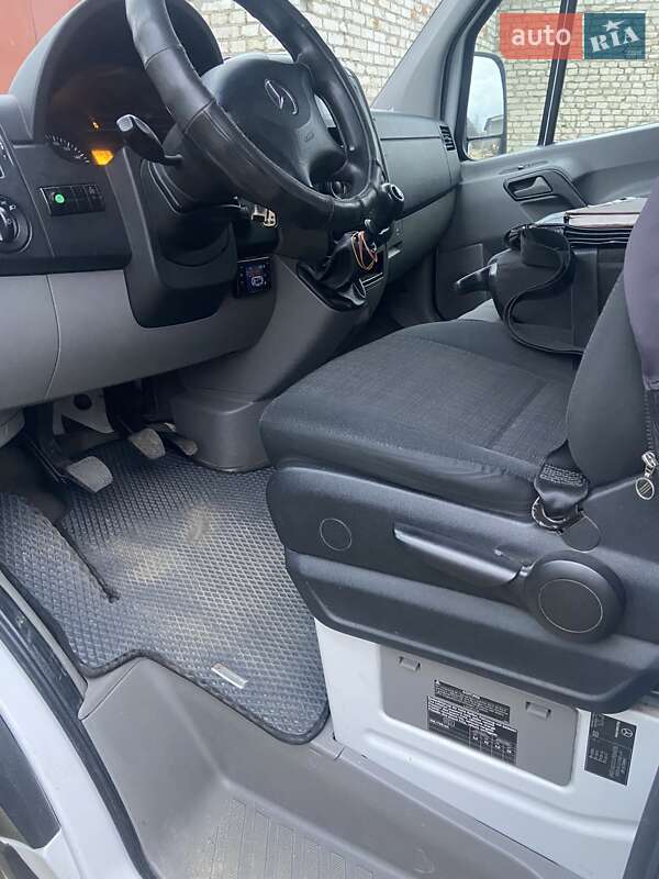 Микроавтобус Mercedes-Benz Sprinter 2014 в Новояворовске фото 16 Микроавтобус Mercedes-Benz Sprinter 2014 в Новояворовске