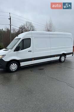 Грузовой фургон Mercedes-Benz Sprinter 2021 в 