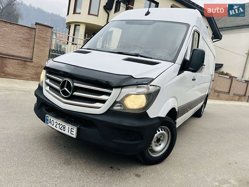 Грузовой фургон Mercedes-Benz Sprinter 2017 в Тячеве