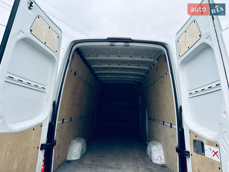 Грузовой фургон Mercedes-Benz Sprinter 2017 в Тячеве