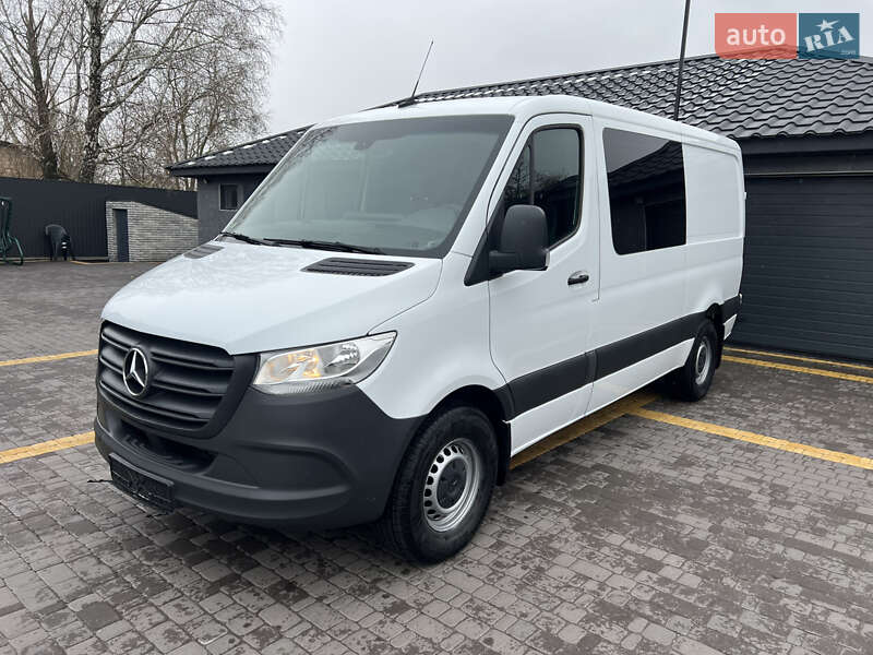 Грузопассажирский фургон Mercedes-Benz Sprinter 2021 в 
