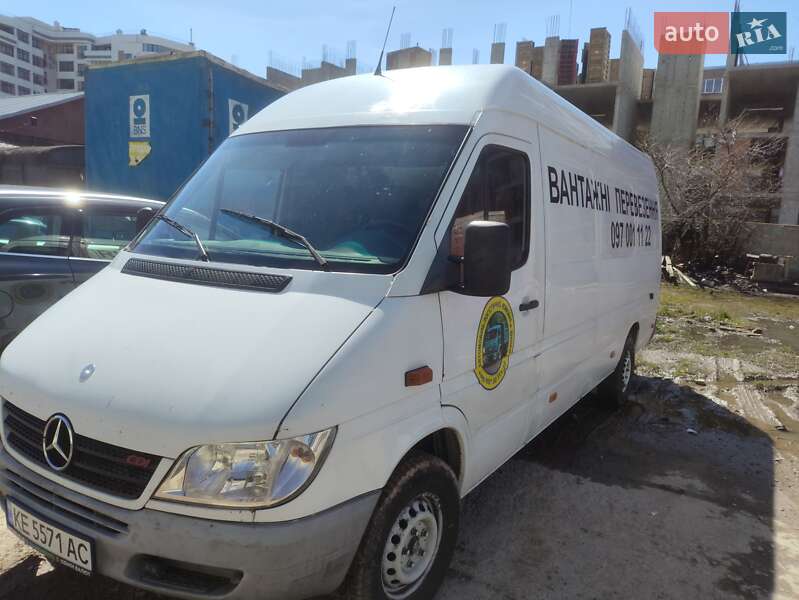 Вантажний фургон Mercedes-Benz Sprinter 2005 в 