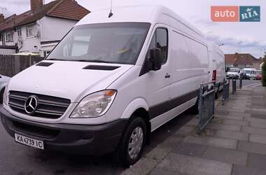 Грузовой фургон Mercedes-Benz Sprinter 2011 в 