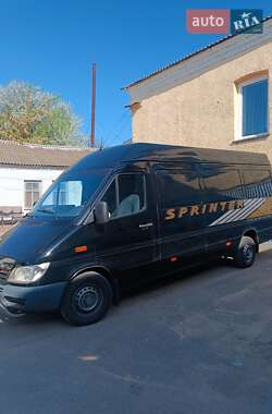 Грузовой фургон Mercedes-Benz Sprinter 2004 в 