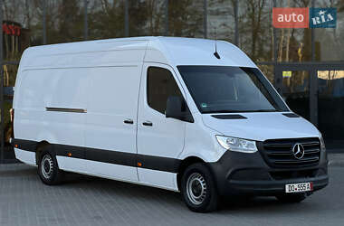 Грузовой фургон Mercedes-Benz Sprinter 2021 в 
