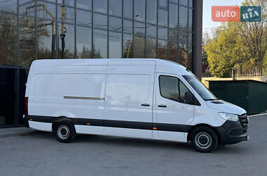 Грузовой фургон Mercedes-Benz Sprinter 2021 в 