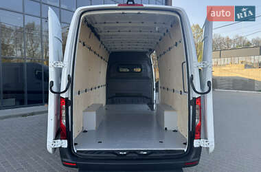 Грузовой фургон Mercedes-Benz Sprinter 2021 в 