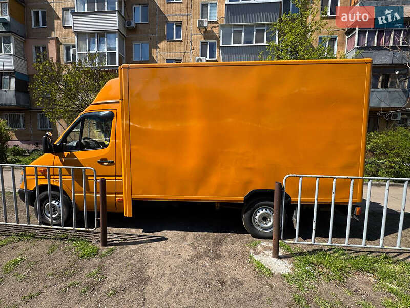 Вантажний фургон Mercedes-Benz Sprinter 2001 в Дніпрі