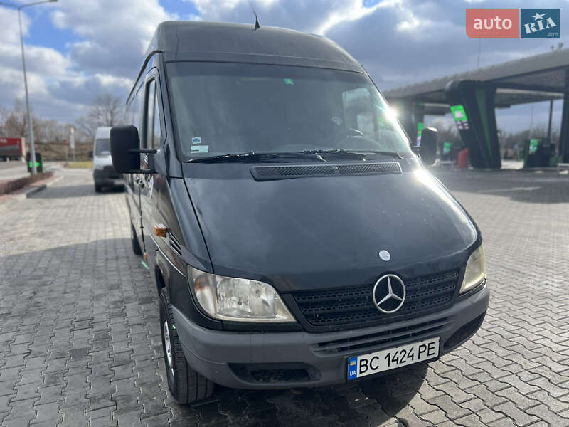 Грузовой фургон Mercedes-Benz Sprinter 2003 в Стрые