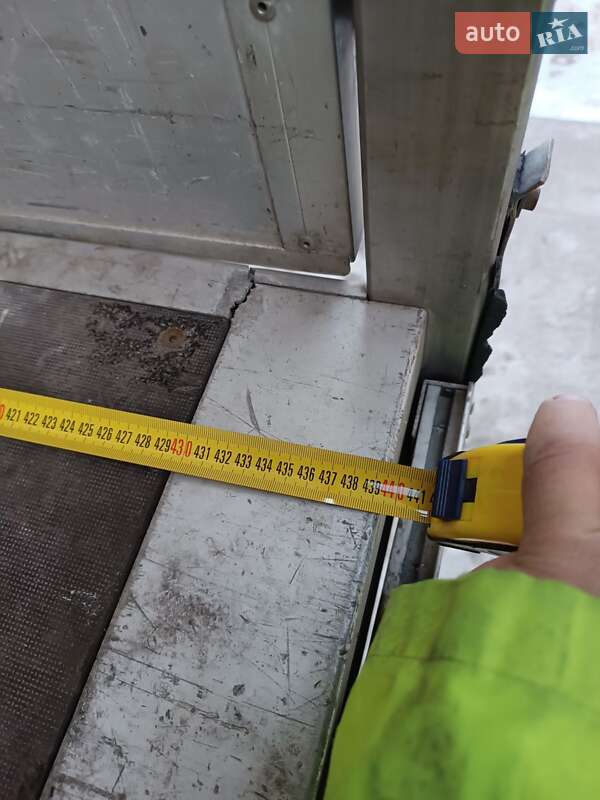 Тентований Mercedes-Benz Sprinter 2004 в Дніпрі