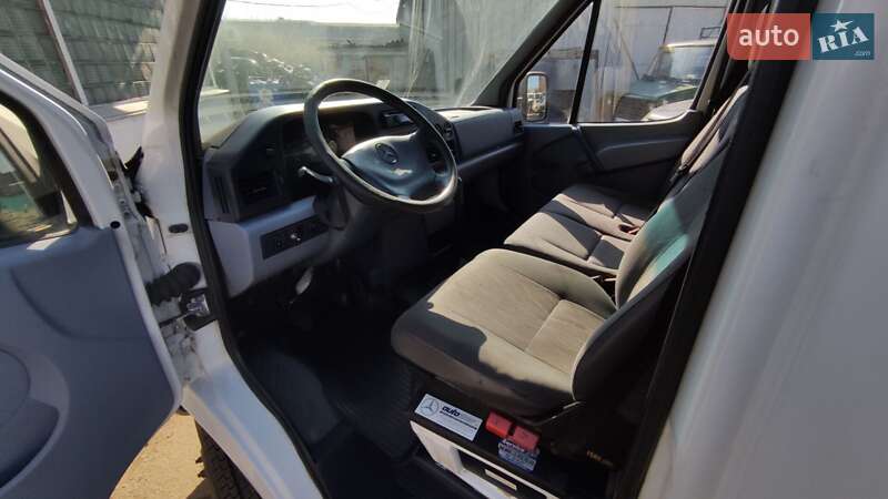 Грузовой фургон Mercedes-Benz Sprinter 1997 в Львове