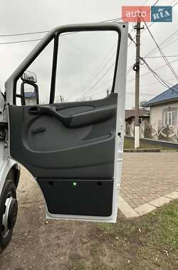 Грузовой фургон Mercedes-Benz Sprinter 2002 в 
