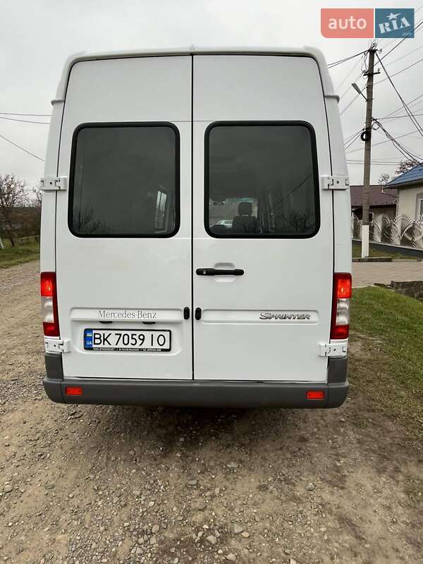 Грузовой фургон Mercedes-Benz Sprinter 2002 в Ровно