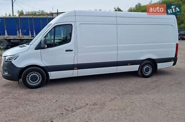 Грузовой фургон Mercedes-Benz Sprinter 2020 в 