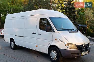 Грузовой фургон Mercedes-Benz Sprinter 2000 в 