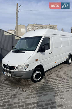 Грузовой фургон Mercedes-Benz Sprinter 2005 в 