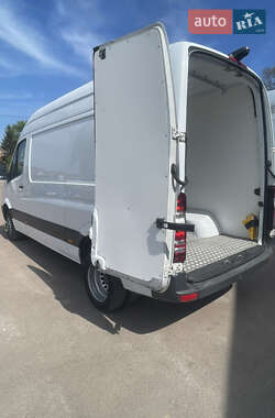 Грузовой фургон Mercedes-Benz Sprinter 2018 в 