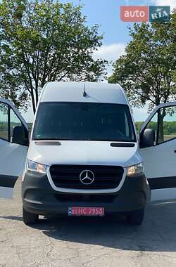 Грузовой фургон Mercedes-Benz Sprinter 2019 в 