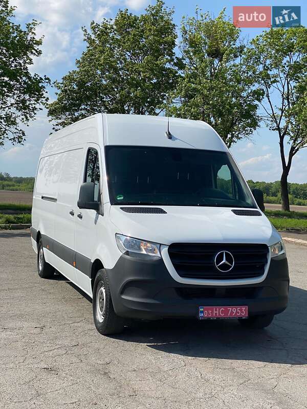 Грузовой фургон Mercedes-Benz Sprinter 2019 в 