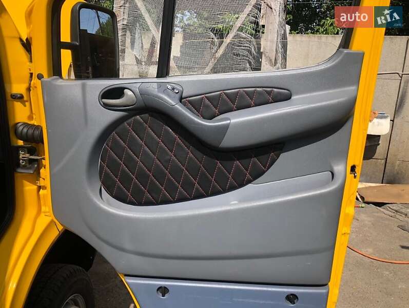 Евакуатор Mercedes-Benz Sprinter 1997 в Одесі