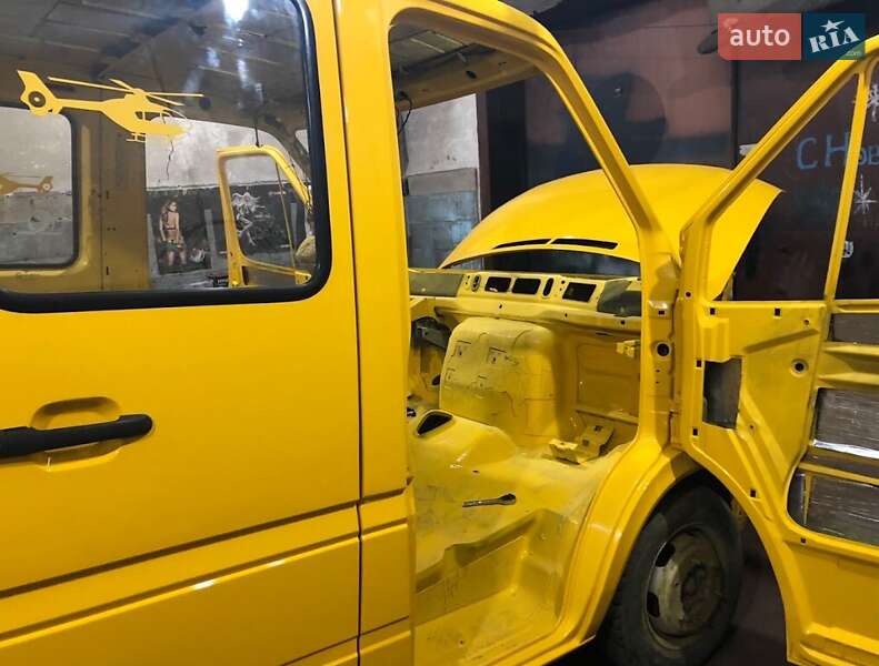 Евакуатор Mercedes-Benz Sprinter 1997 в Одесі