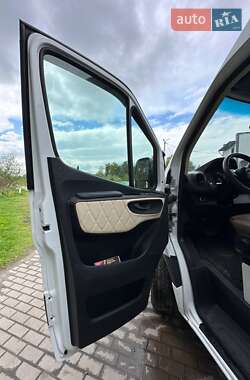 Вантажопасажирський фургон Mercedes-Benz Sprinter 2020 в 