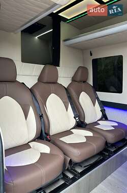 Вантажопасажирський фургон Mercedes-Benz Sprinter 2020 в 