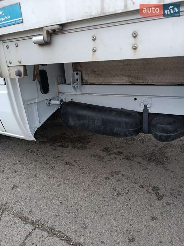Тентований Mercedes-Benz Sprinter 2004 в Дніпрі