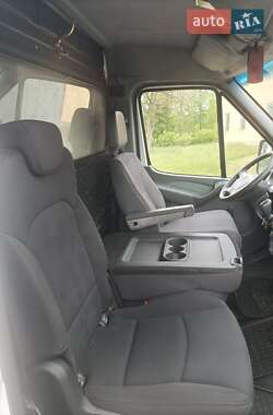 Грузовой фургон Mercedes-Benz Sprinter 2002 в 
