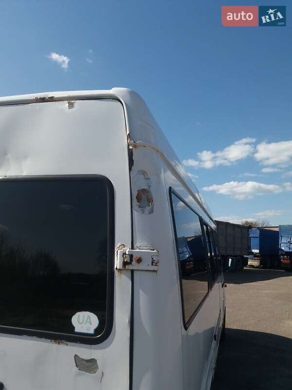 Микроавтобус Mercedes-Benz Sprinter 2000 в Городке