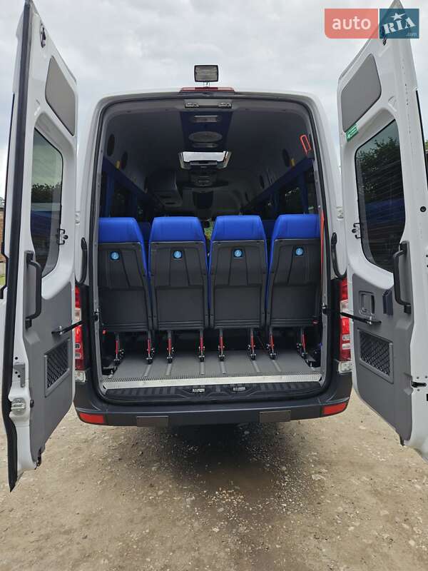 Туристический / Междугородний автобус Mercedes-Benz Sprinter 2013 в Черновцах