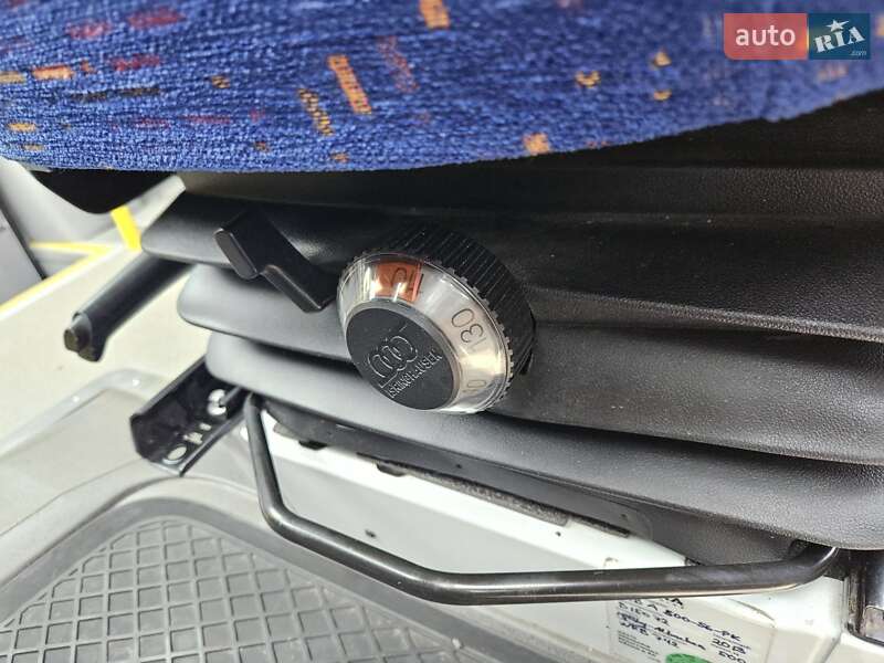 Туристический / Междугородний автобус Mercedes-Benz Sprinter 2013 в Черновцах