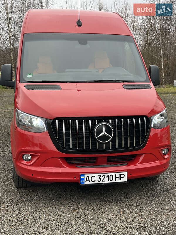Вантажопасажирський фургон Mercedes-Benz Sprinter 2020 в Луцьку