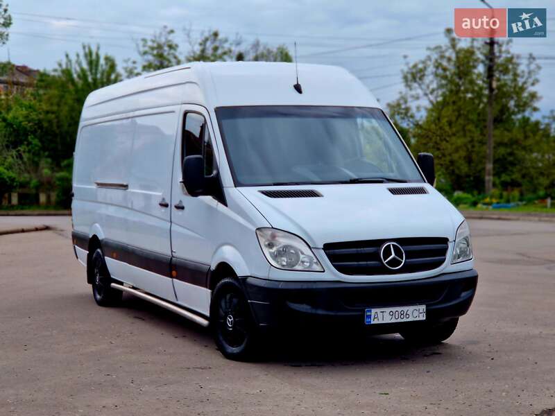 Вантажний фургон Mercedes-Benz Sprinter 2013 в 