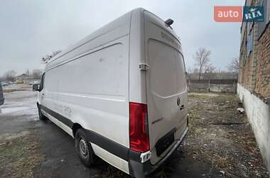 Грузовой фургон Mercedes-Benz Sprinter 2021 в 