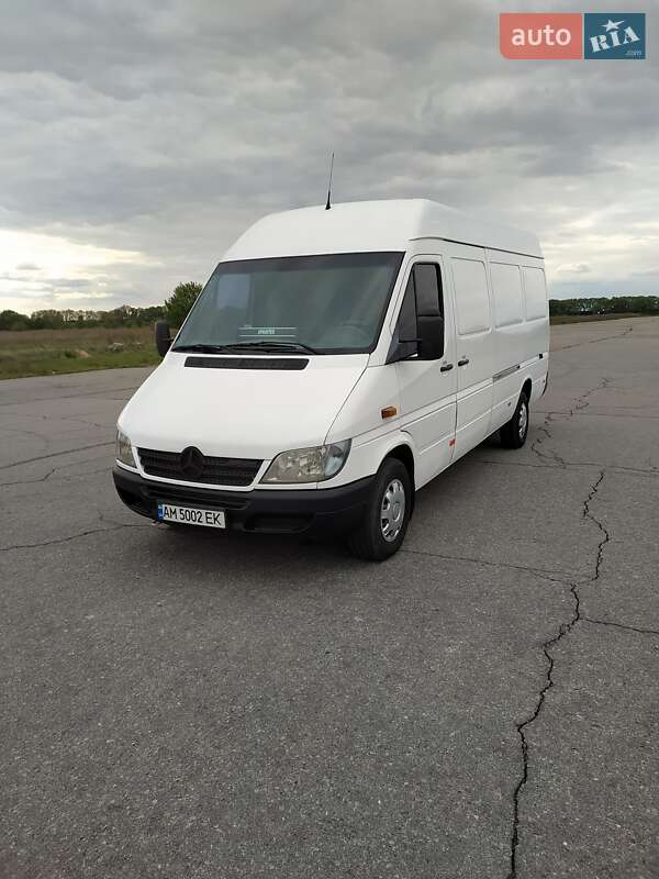 Вантажний фургон Mercedes-Benz Sprinter 2004 в Малині