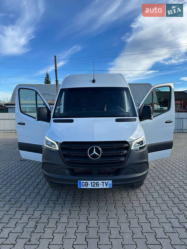 Грузовой фургон Mercedes-Benz Sprinter 2021 в 
