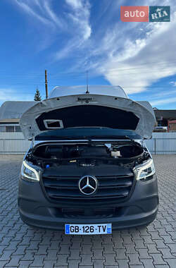 Грузовой фургон Mercedes-Benz Sprinter 2021 в 