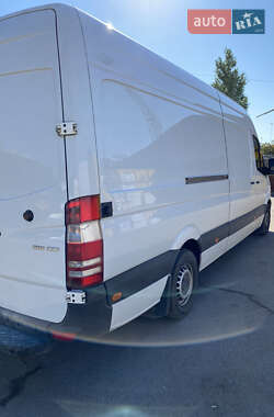 Грузовой фургон Mercedes-Benz Sprinter 2014 в 