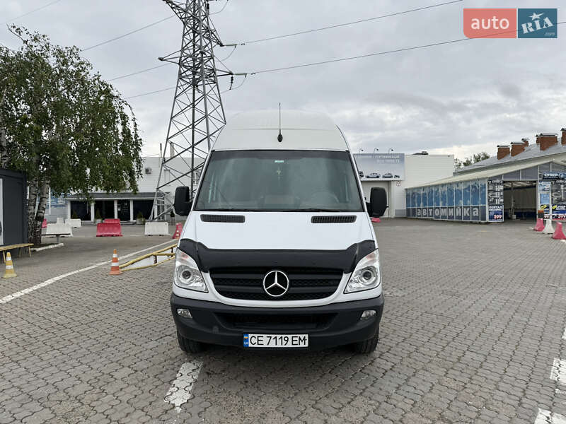 Вантажопасажирський фургон Mercedes-Benz Sprinter 2012 в Чернівцях