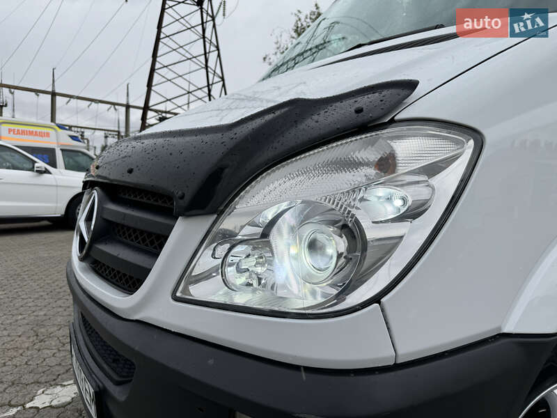 Вантажопасажирський фургон Mercedes-Benz Sprinter 2012 в Чернівцях