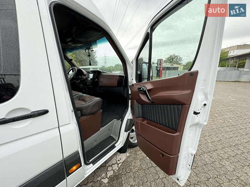 Вантажопасажирський фургон Mercedes-Benz Sprinter 2012 в Чернівцях