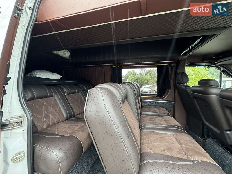 Вантажопасажирський фургон Mercedes-Benz Sprinter 2012 в Чернівцях