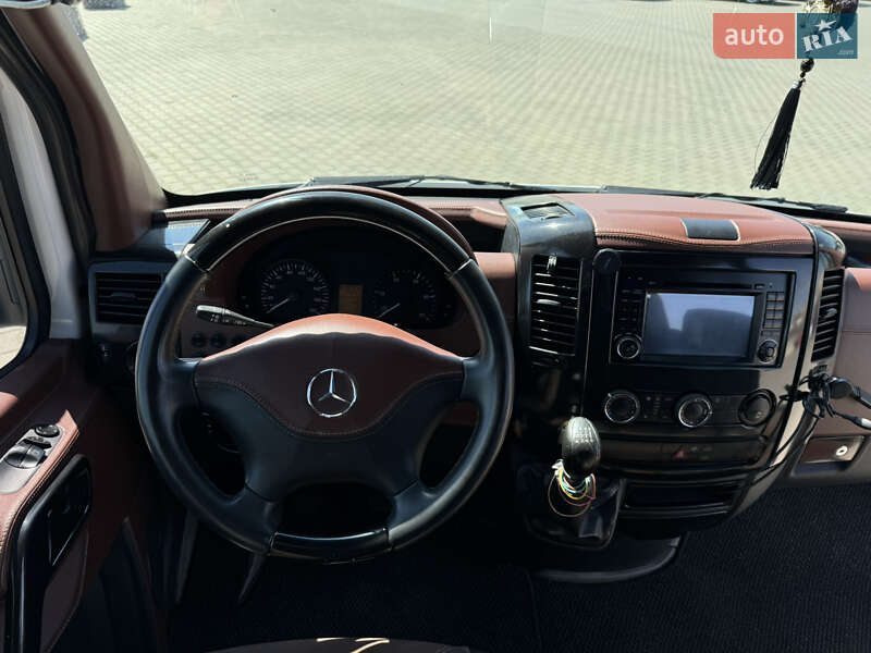 Вантажопасажирський фургон Mercedes-Benz Sprinter 2012 в Чернівцях