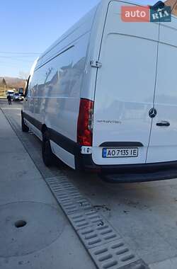 Грузовой фургон Mercedes-Benz Sprinter 2022 в 